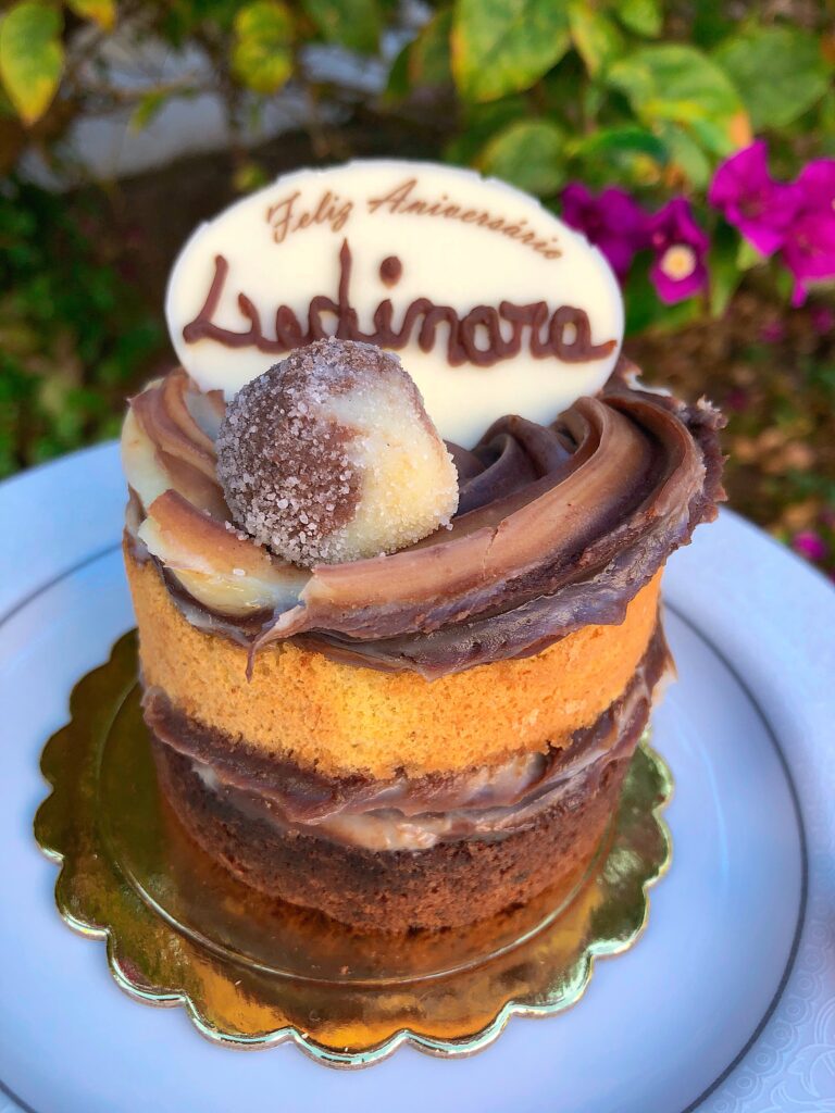 BOLOS PARA ANIVERSÁRIO FEMININO, Fest Bolos Confeitaria