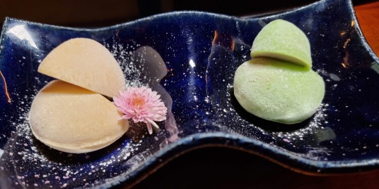 O que é Mochi? Conheça essa diferente comida japonesa - Blog do Pão